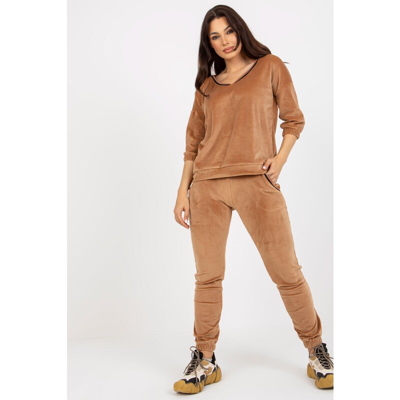 MladaModa Velúrová tepláková súprava s trojštvrťovým rukávom model 46490768