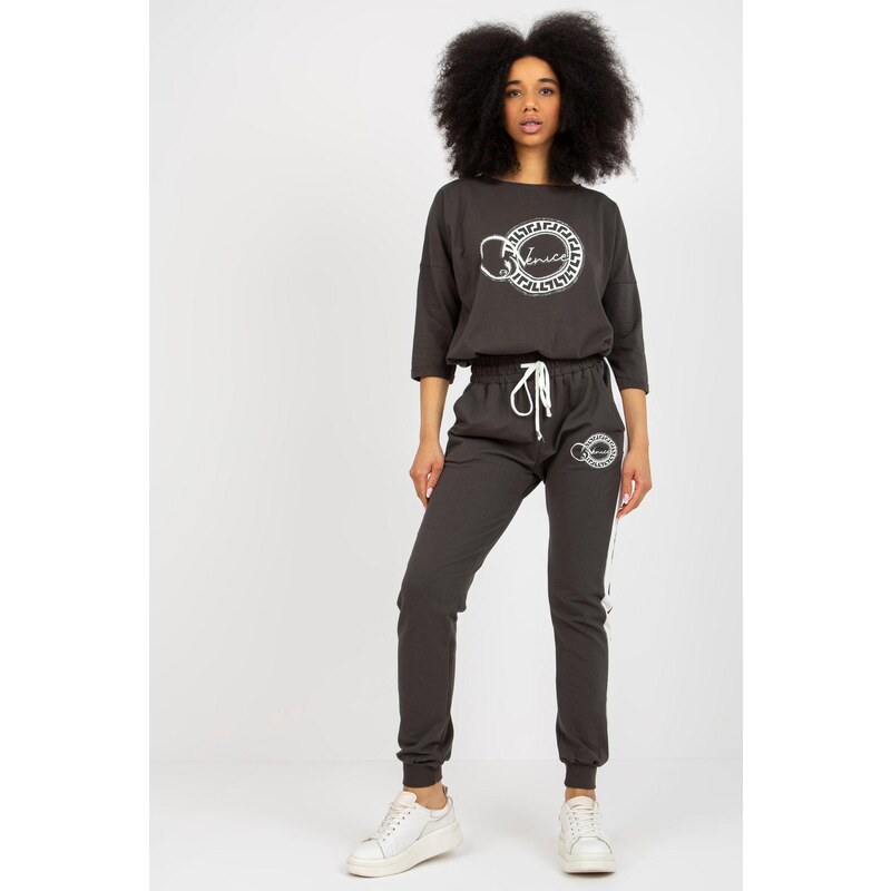 MladaModa Tepláková súprava s aplikáciou model 71937 farba khaki 46490783