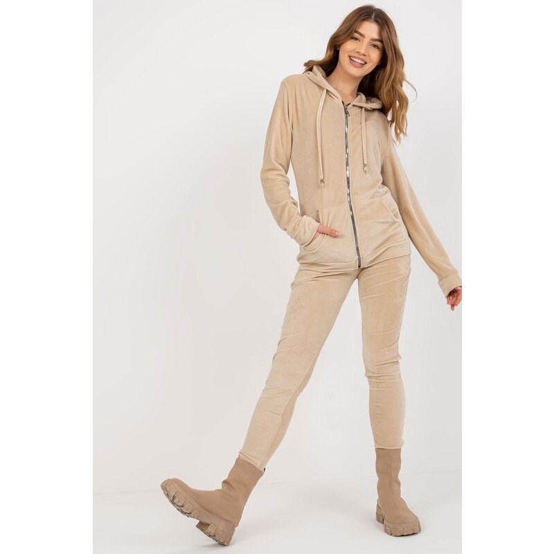 MladaModa Velúrová tepláková súprava so zipsom model 87231 béžová 46490794