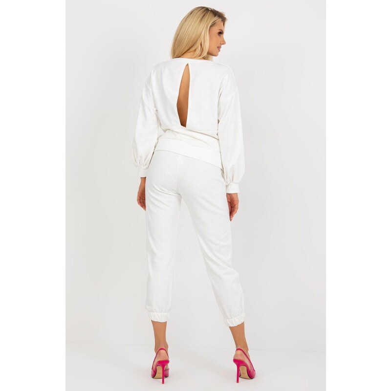 MladaModa Tepláková súprava s výrezom na chrbte model 63726 farba ecru 46491034