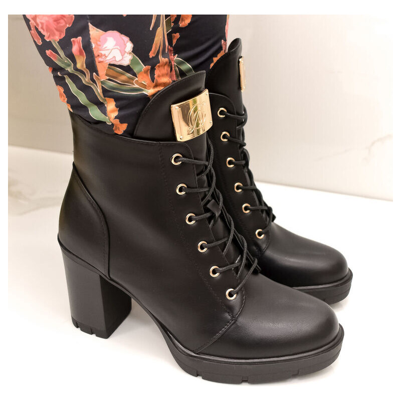 COMER Dámske čierne členkové čižmy NEVADA 46059857