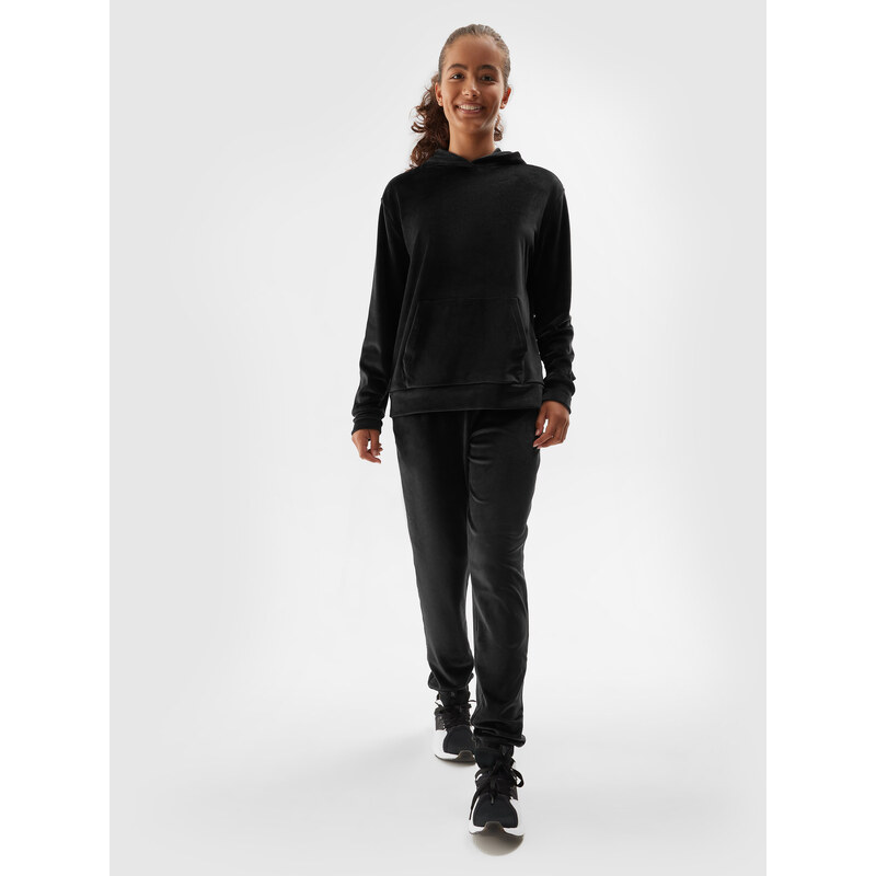 4F Dievčenské velúrové nohavice typu jogger- čierne