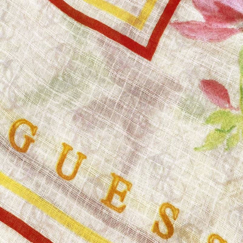 Květinový šátek Guess 55529
