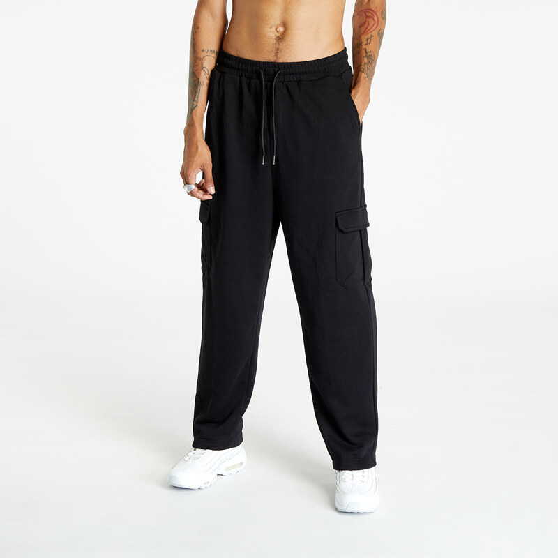 Tepláky Urban Classics 90‘s Cargo Sweatpants Black L 54991794