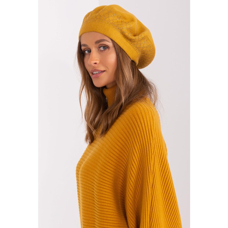 MladaModa Dámska čiapka baretka so zirkónmi model 60504 horčicová 47169275