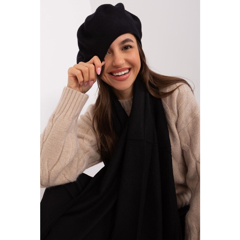 MladaModa Dámska čiapka baretka model 30582 čierna 47169285
