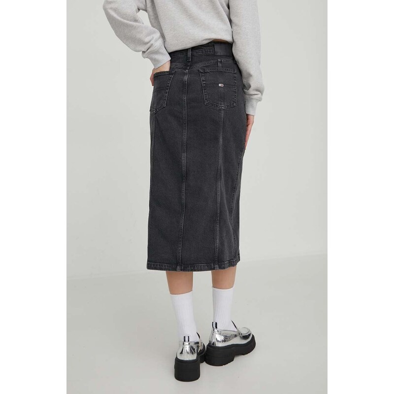 Rifľová sukňa Tommy Jeans čierna farba, midi, rovný strih, DW0DW17700