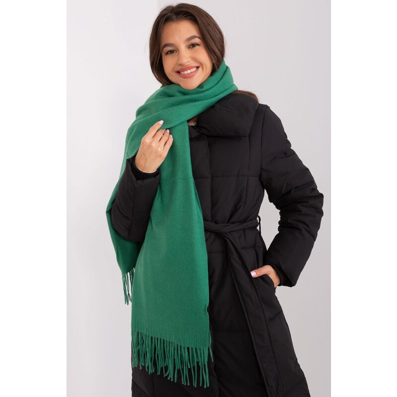 MladaModa Hrejivý dámsky šál so strapcami model 18562 zelený 47485320