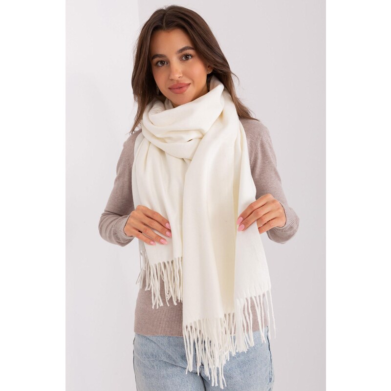 MladaModa Hrejivý dámsky šál so strapcami model 18562 farba ecru 47485322