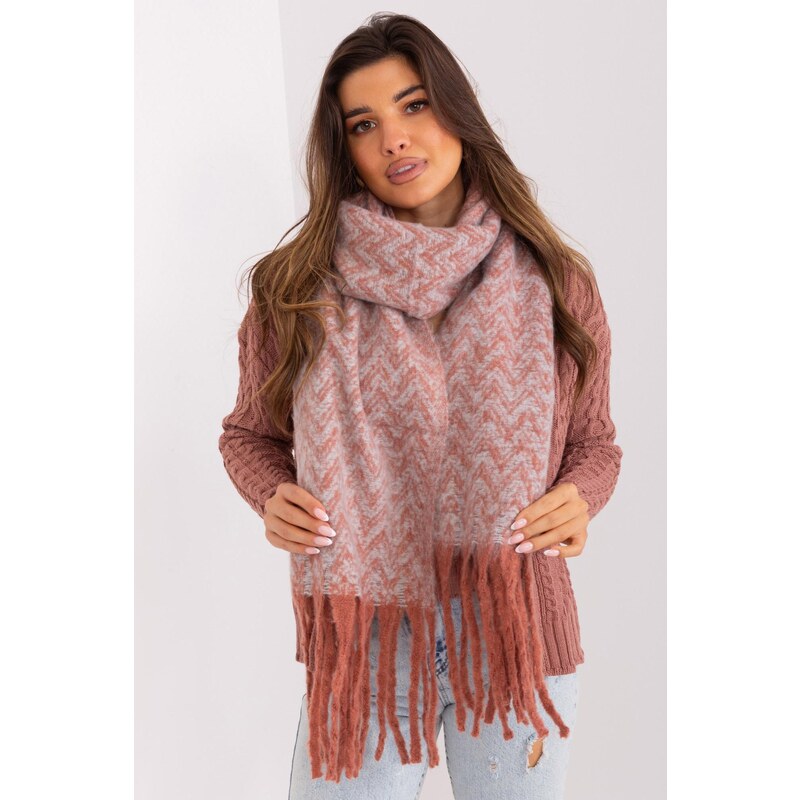 MladaModa Hrejivý dámsky šál so strapcami model 12575 staroružový 47485344