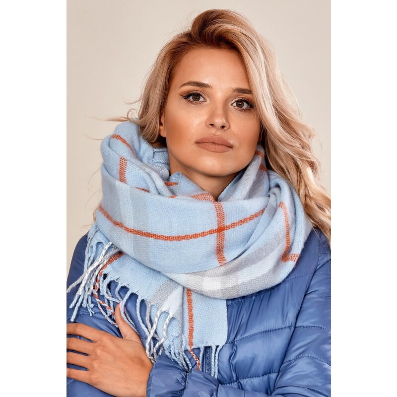 MladaModa Károvaný dámsky šál so strapcami model 50114 svetlomodrý 47485379
