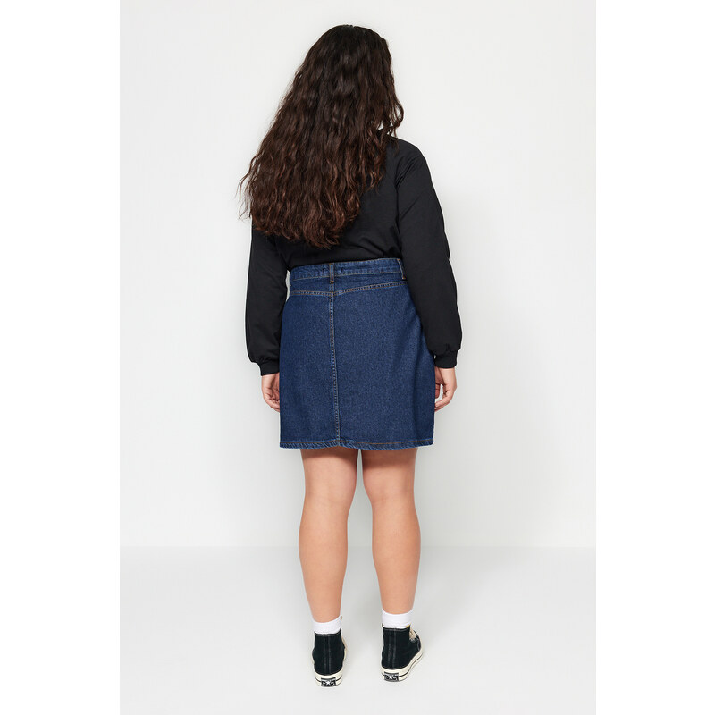Trendyol Curve Tmavomodrá predná džínsová sukňa s gombíkom