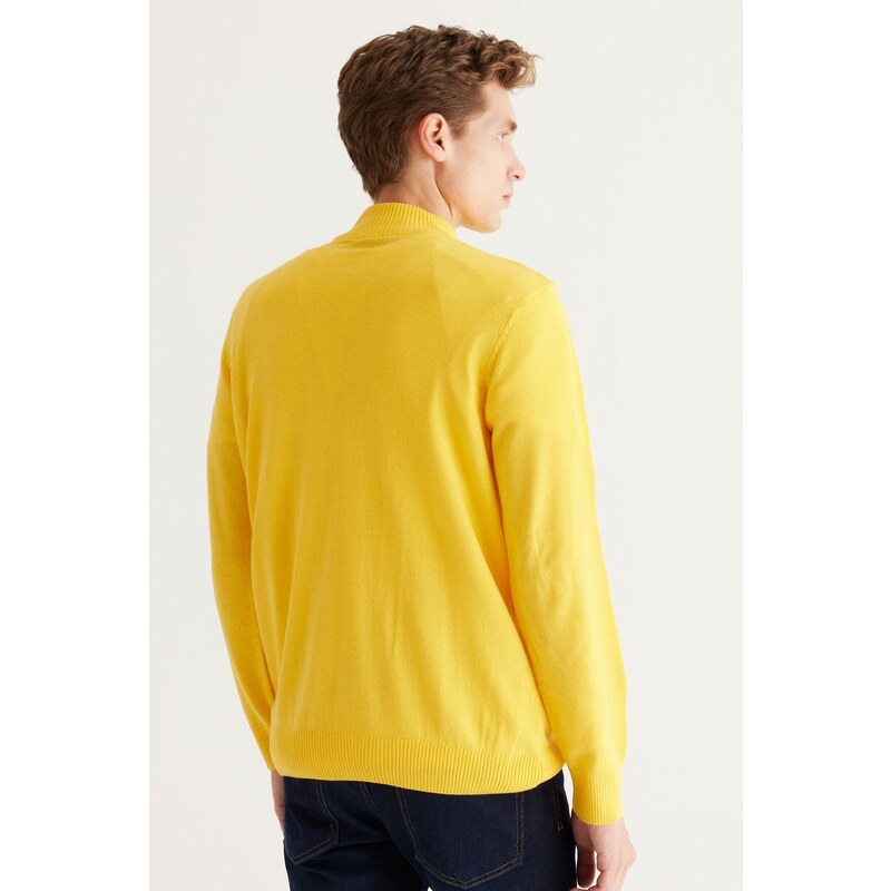 ALTINYILDIZ CLASSICS Men's Yellow Anti-Pilling Standard Fit Normal Cut Half Turtleneck Knitwear Sweater.