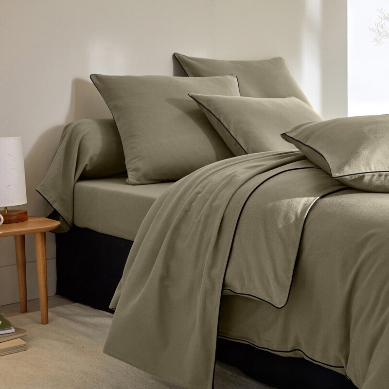 Blancheporte Flanelová posteľná bielizeň s kontrastnou paspulou z kolekcie "Intemporelle" eukalyptus 050