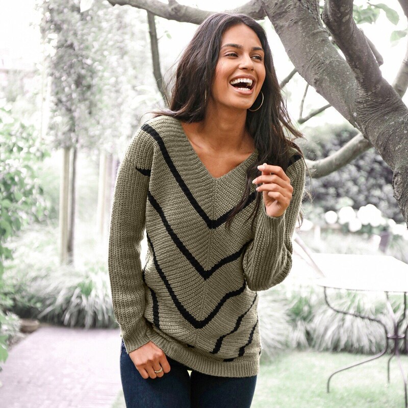 Pulóver s pruhmi a výstrihom do V khaki/čierna 052 Blancheporte 65484219