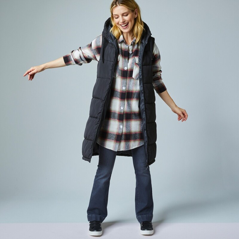 Dlhá bunda na zips a s kapucňou, bez rukávov čierna 036 Blancheporte 60783815