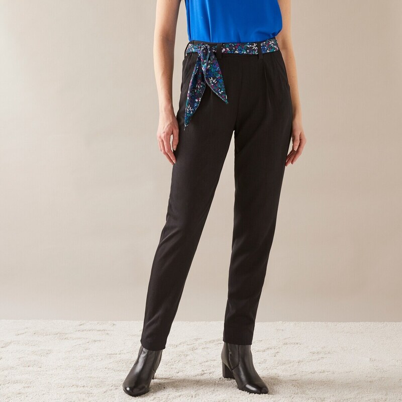 Úzke jednofarebné nohavice s opaskom čierna 036 Blancheporte 48219062