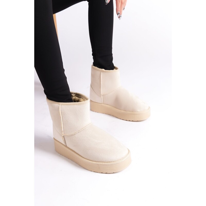 Capone Outfitters Thick Sole, Round Toe, Fur Medium Size Womens Boots 50547824