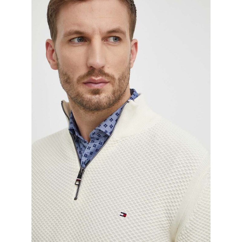 Bavlnený sveter Tommy Hilfiger béžová farba, tenký, s polorolákom, MW0MW34690