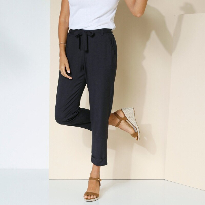 Splývavé 7/8 nohavice s opaskom čierna 038 Blancheporte 48782001