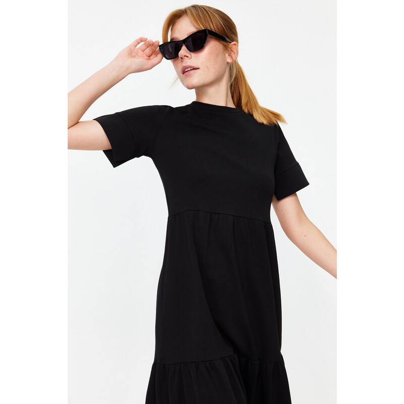 Trendyol Collection Čierne pletené maxi šaty s krátkym rukávom