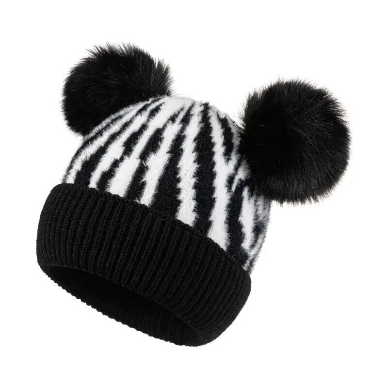 Fashionweek Dámska zimná čiapka s brmbolcom flísová podšívka ZEBRA 48752243