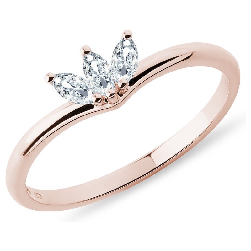Prsteň z ružového zlata s 3 diamantami vo výbruse markíza KLENOTA R0975204