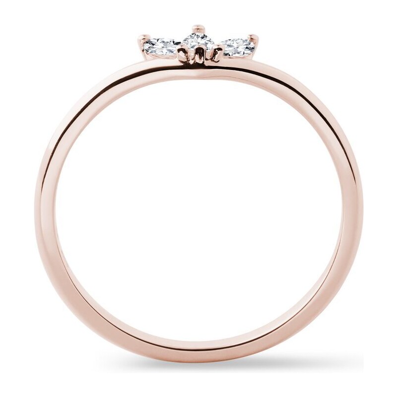 Prsteň z ružového zlata s 3 diamantami vo výbruse markíza KLENOTA R0975204
