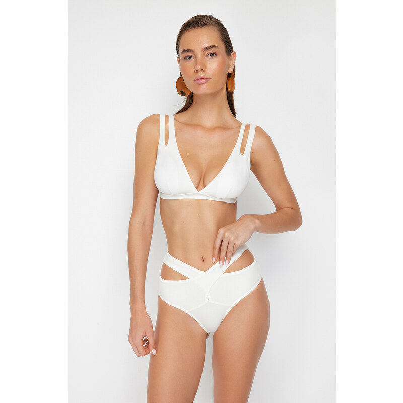 Trendyol Svadobný Ecru Trojuholníkový Výrez/Okienkový Bikiny Top 57776556