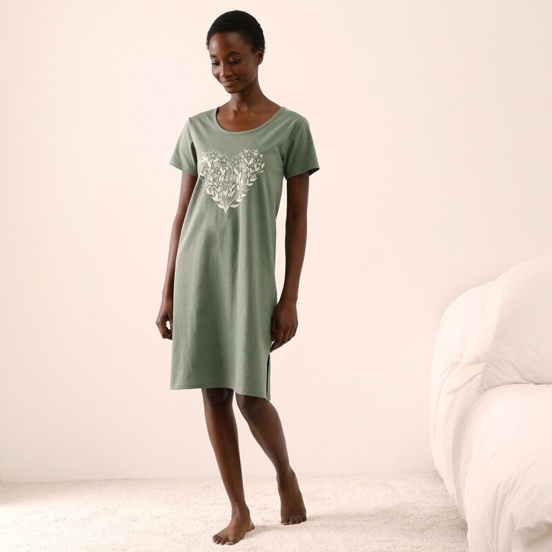 Krátka nočná košeľa s krátkymi rukávmi a potlačou srdca khaki 036 49240156