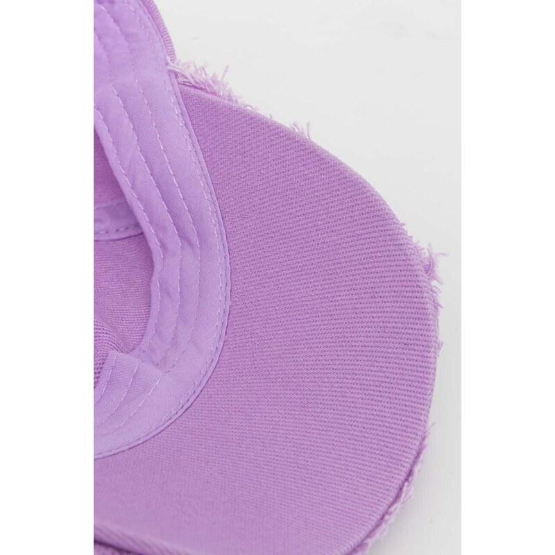 Bavlnená šiltovka Guess fialová farba, s nášivkou, AW9493 COT01