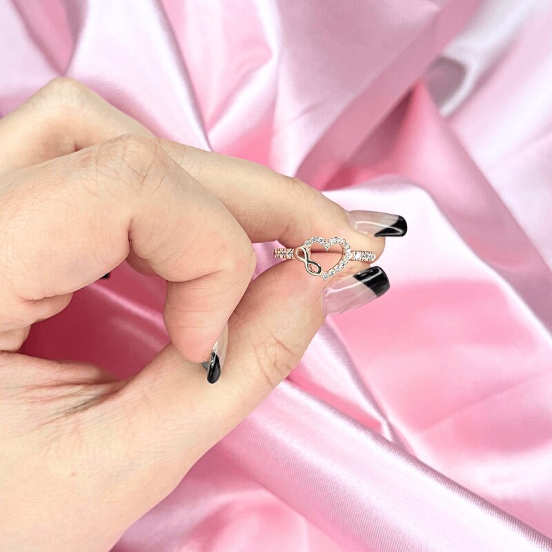 Olivie Strieborný prsteň NEKONEČNÁ LÁSKA ROSE 7138 36517380