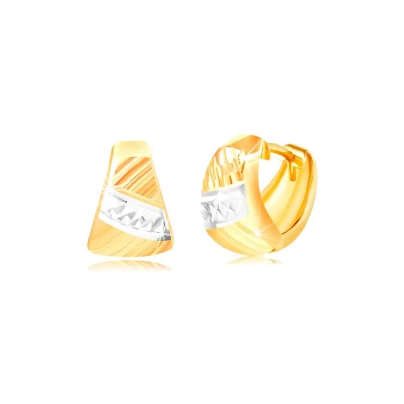Šperky Eshop - Náušnice zo zlata 585 - zaoblený trojuholník, šikmé ryhy, pás bieleho zlata S3GG217.22