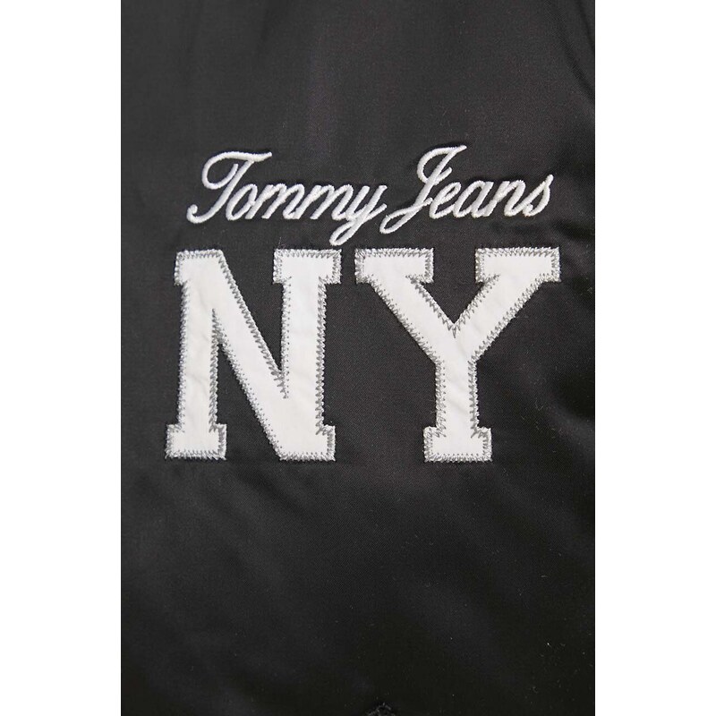 Bunda Tommy Jeans dámsky,čierna farba,zimná,oversize,DW0DW17744