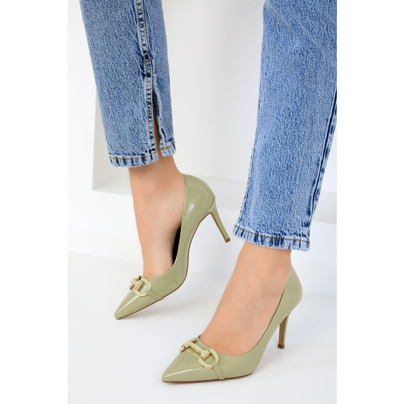 SOHO Mätovo zelená lakovaná dámska obuv na podpätku