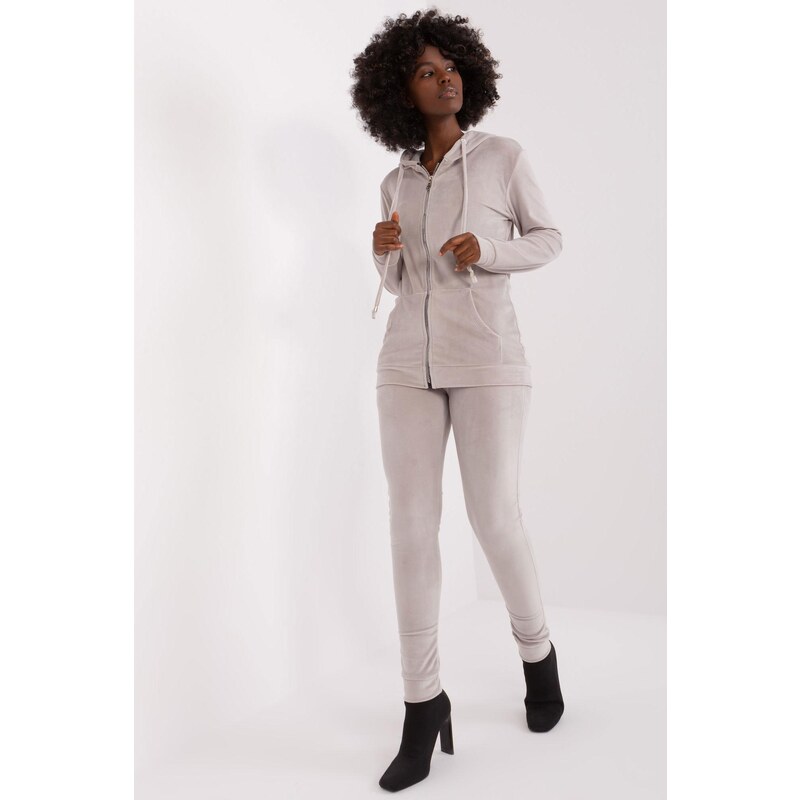 MladaModa Velúrovo-viskózová tepláková súprava Ilaria šedá 50304270