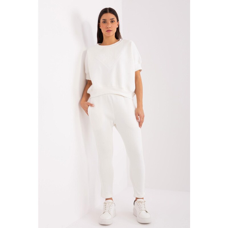 MladaModa Tepláková súprava s nášivkou na mikine model 86141 farba 50304323