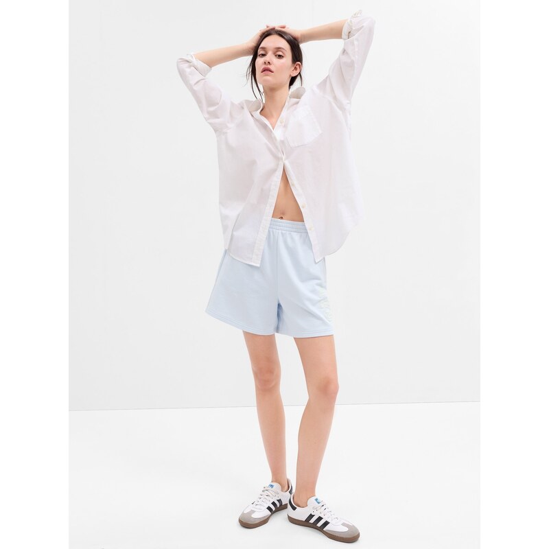 Svetlomodré teplákové kraťasy s logom GAP 52523609