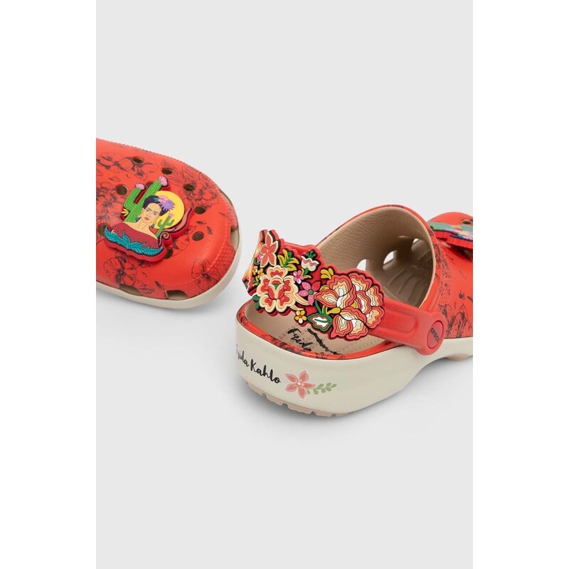Šľapky Crocs Frida Kahlo Classic Clog červená farba, 209450