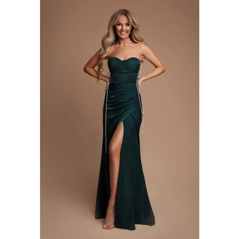 miadresses.sk Smaragdové priliehavé šaty so striebornou aplikáciou 51590038