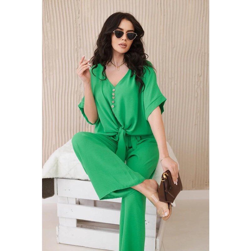 MladaModa Komplet nohavíc a blúzky s gombíkmi model 5963 svetlozelený 53200340