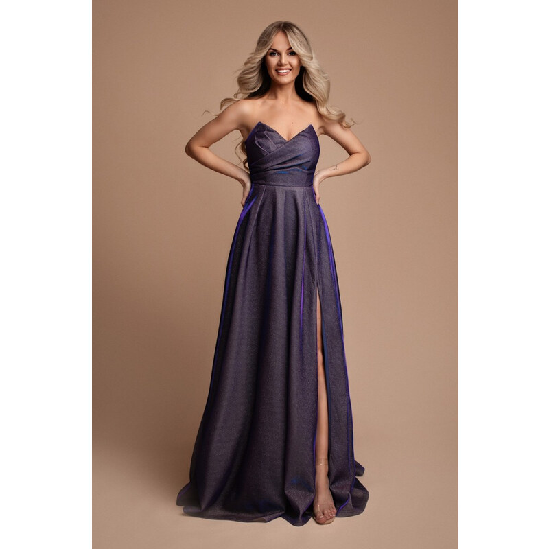 miadresses.sk Fialové trblietavé šaty s rozparkom 54070071