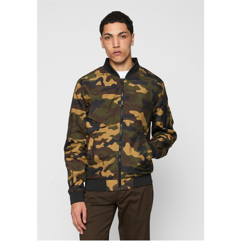 Urban Classics Bunda s maskáčovým vzorom Light Camo Bomber woodcamo 50647744