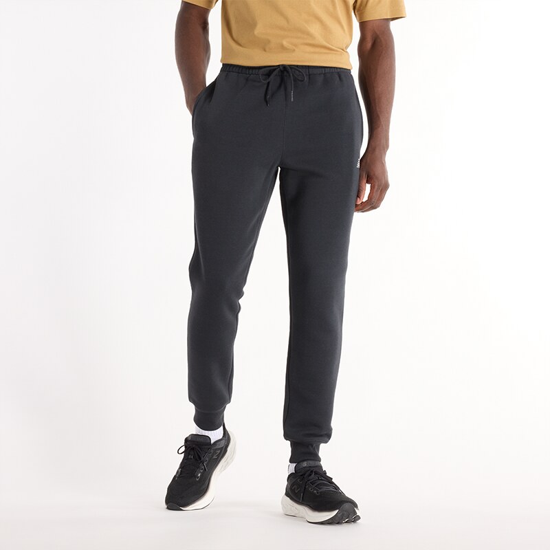 Pánske nohavice New Balance MP43904BK – čierné 54761589