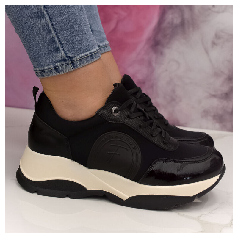 WDE Dámske čierne tenisky LAURA 57314458