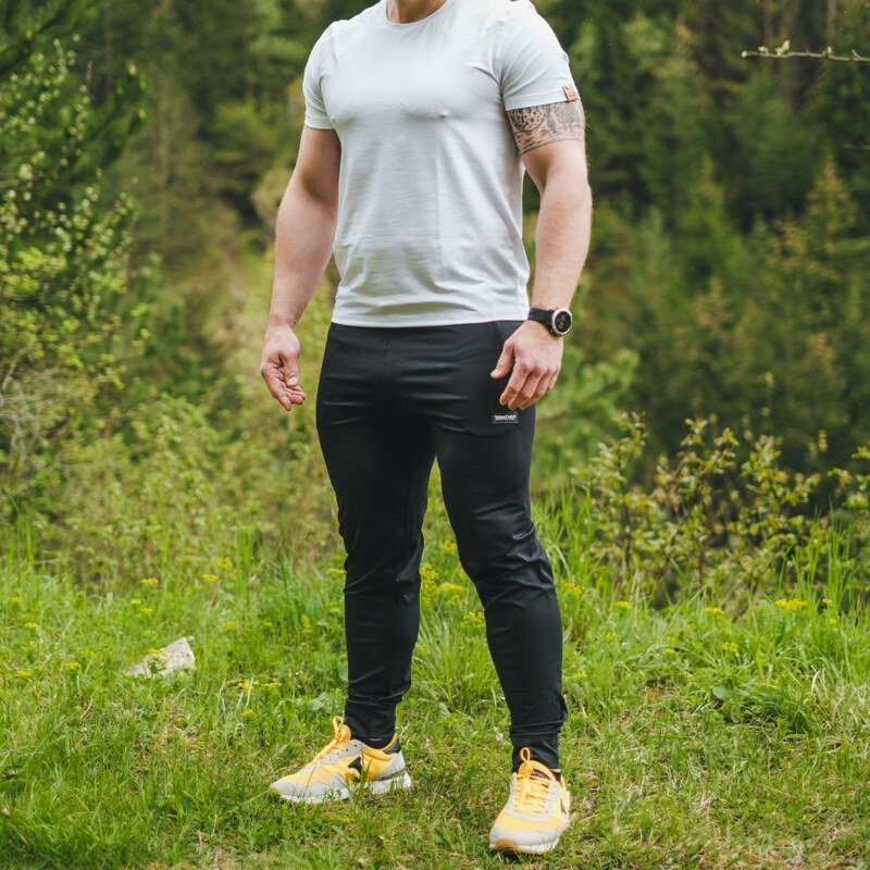 TERMOVEL Čierne pánske funkčné tepláky s vreckami 57675141