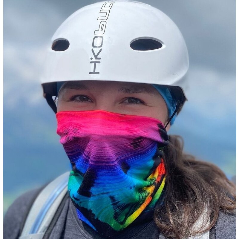 TERMOVEL Čierny dámsky nákrčník s batikovaným vzorom 57839077