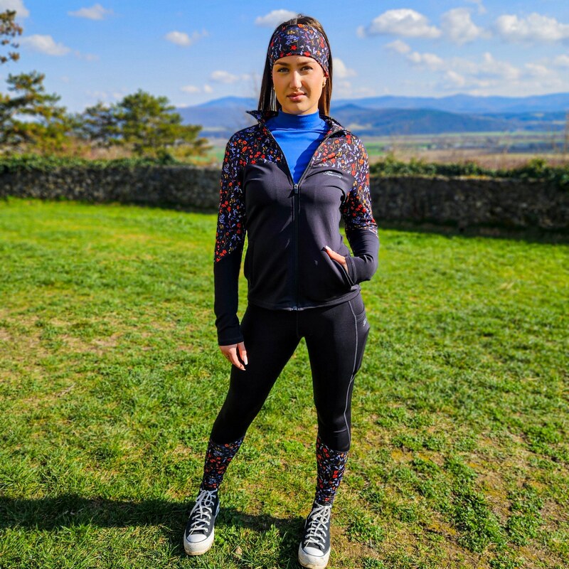 TERMOVEL Čierne funkčné legíny s kvetinovým vzorom v spodnej časti 57928154