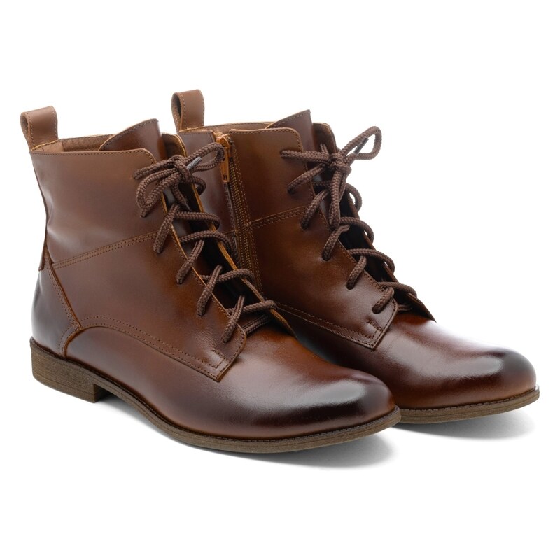 BUTDAM Hnedé členkové kožené šnurovacie čižmy NAOMI 58007591