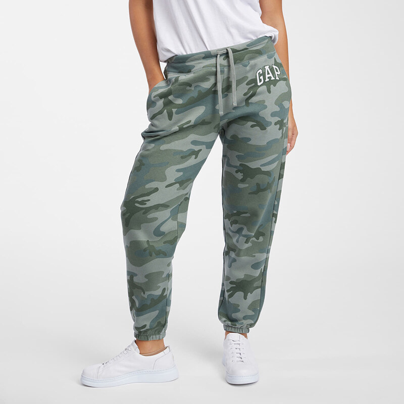 Tepláky GAP Logo Jogger Sweatpants Camo S 58150150